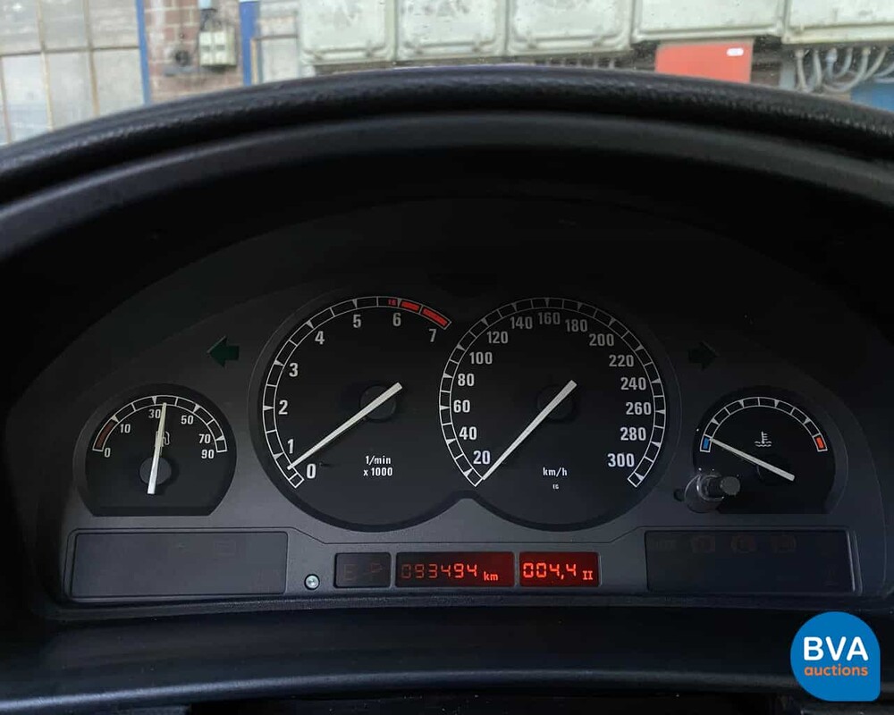 BMW 850i V12 300pk 1991