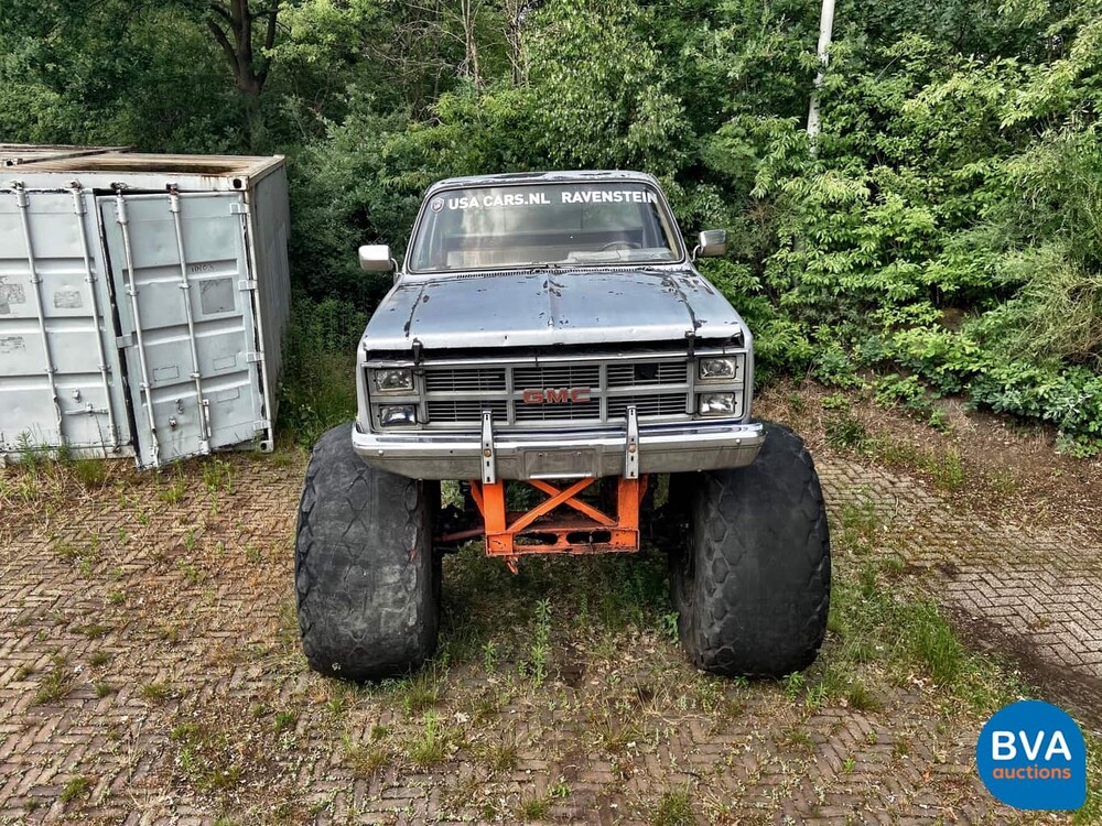 G.M.C. Sierra Classic 1500 Monster Truck 6.2 Diesel.