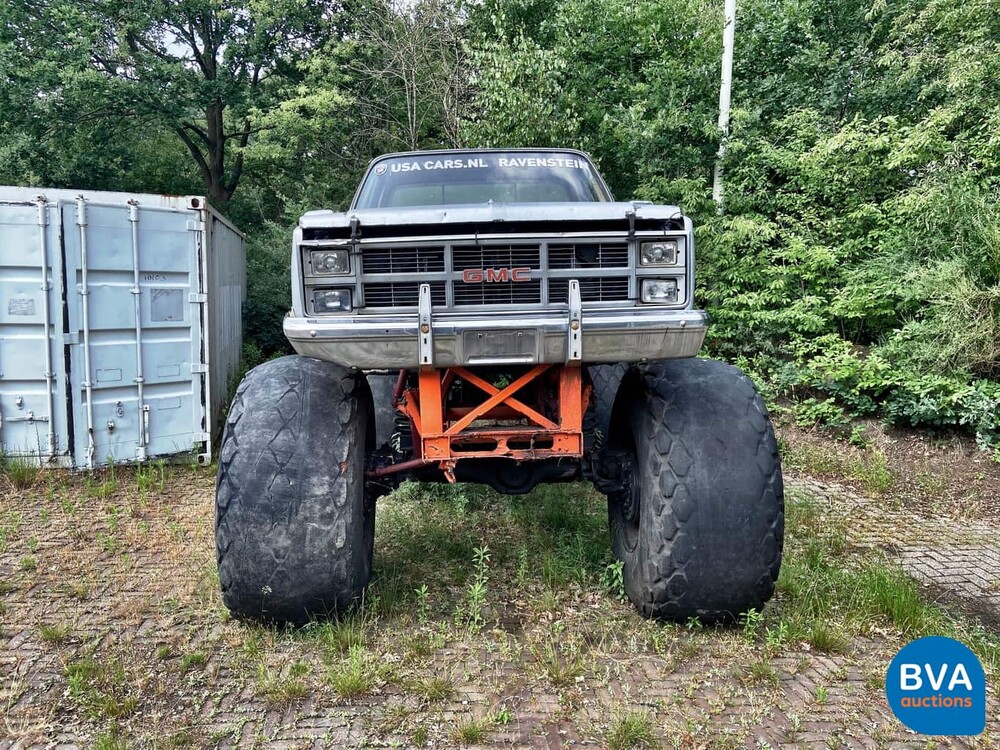 G.M.C. Sierra Classic 1500 Monster Truck 6.2 Diesel.