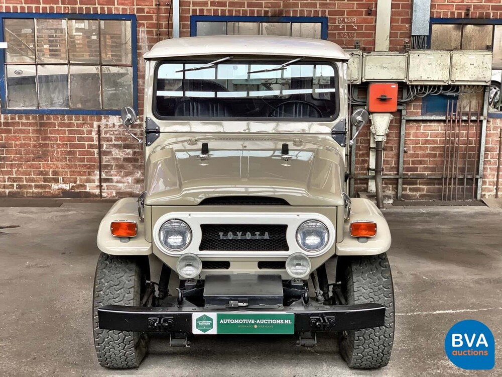 Toyota FJ40 Land-Cruiser 3.9 6-cil benzine 136pk 1973, 77-YB-51
