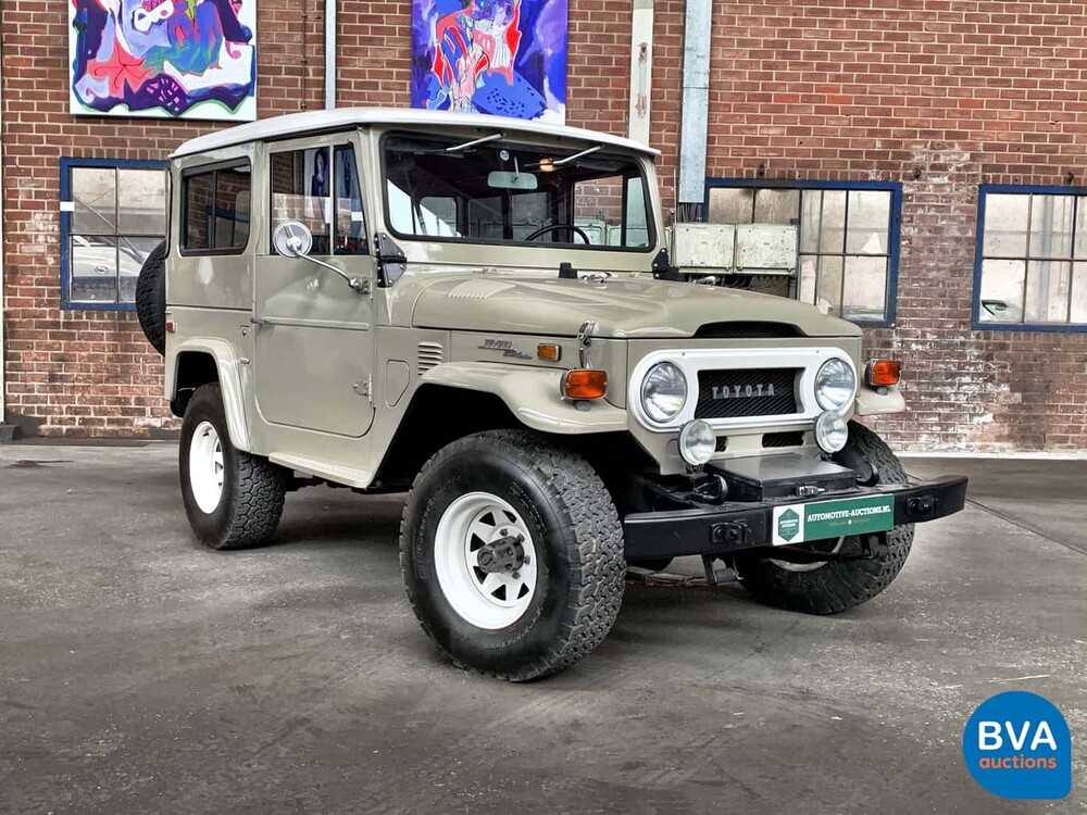 Toyota FJ40 Land-Cruiser 3.9 6-cil benzine 136pk 1973, 77-YB-51