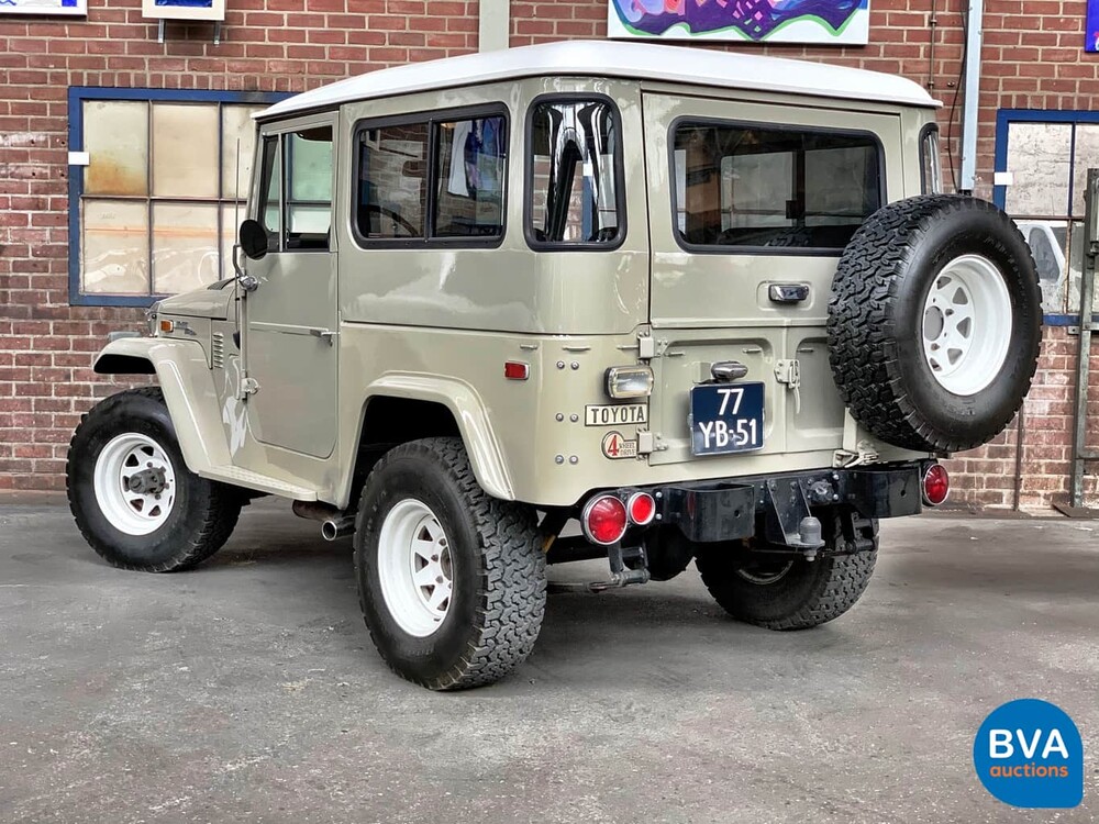 Toyota FJ40 Land-Cruiser 3.9 6-cil benzine 136pk 1973, 77-YB-51