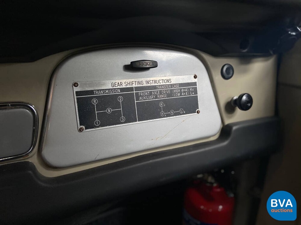 Toyota FJ40 Land-Cruiser 3.9 6-cil benzine 136pk 1973, 77-YB-51