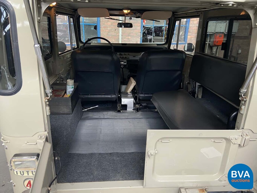 Toyota FJ40 Land-Cruiser 3.9 6-cil benzine 136pk 1973, 77-YB-51