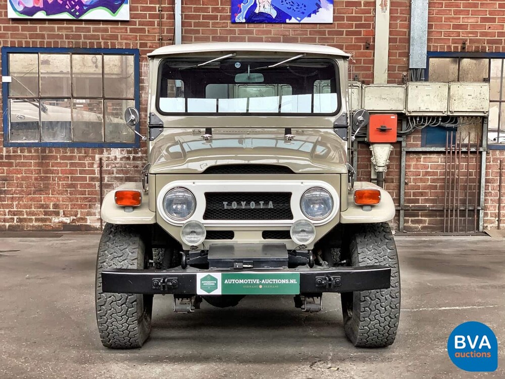 Toyota FJ40 Land-Cruiser 3.9 6-cil benzine 136pk 1973, 77-YB-51