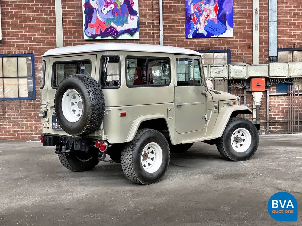 Toyota FJ40 Land-Cruiser 3.9 6-cil benzine 136pk 1973, 77-YB-51