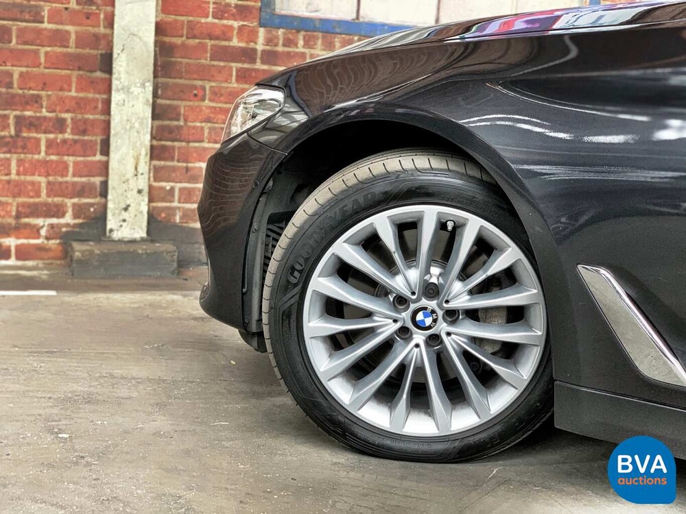 BMW 530d xDrive Luxury Line 265pk 2016 5-Serie, SG-223-J