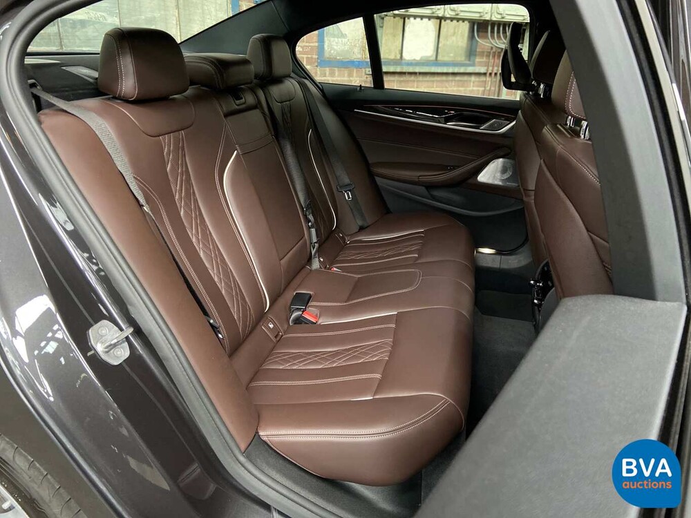 BMW 530d xDrive Luxury Line 265pk 2016 5-Serie, SG-223-J