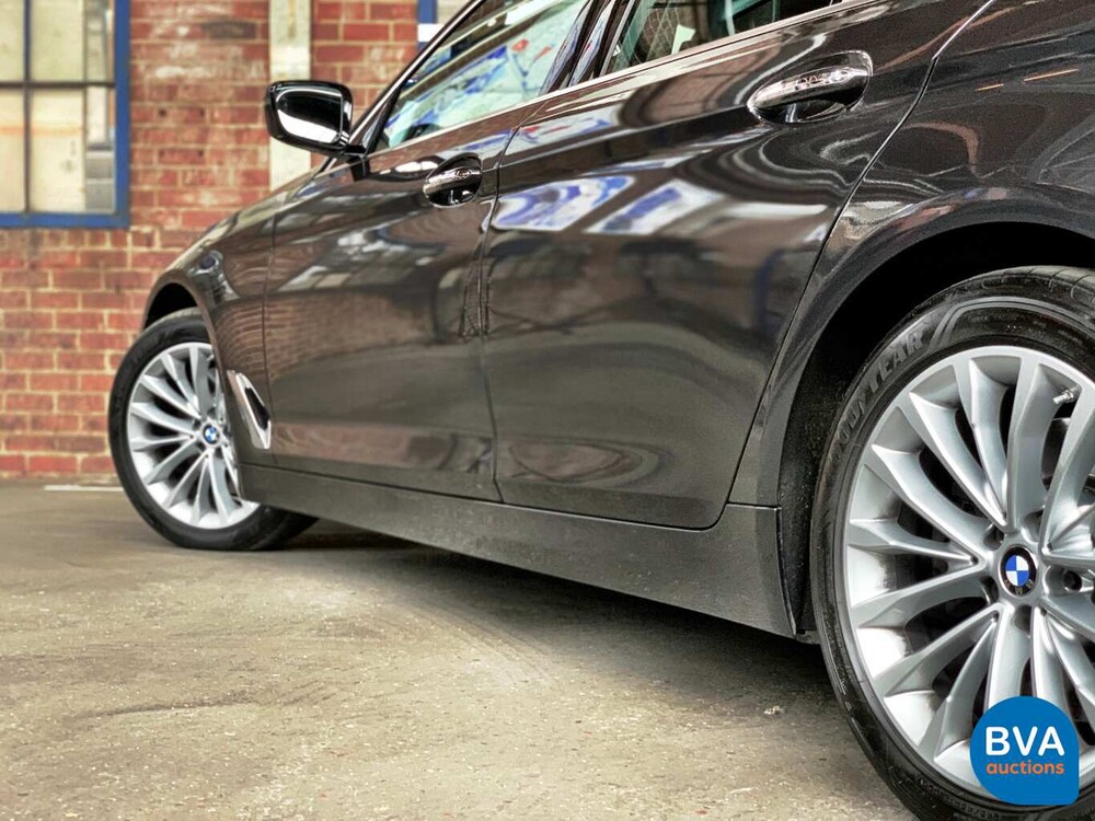 BMW 530d xDrive Luxury Line 265pk 2016 5-Serie, SG-223-J