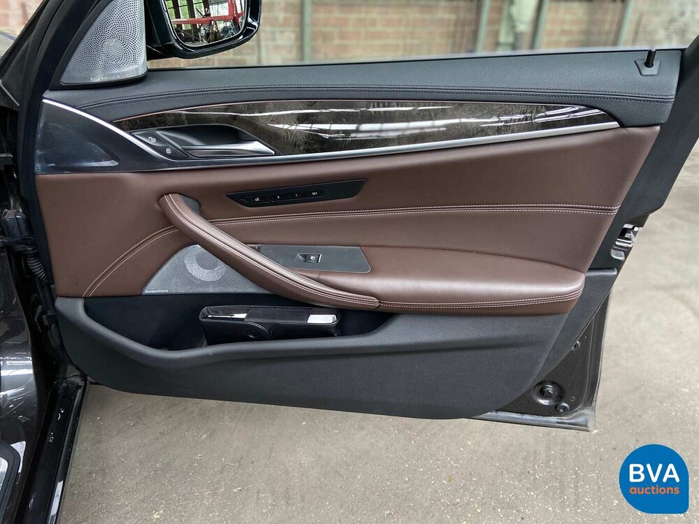 BMW 530d xDrive Luxury Line 265pk 2016 5-Serie, SG-223-J