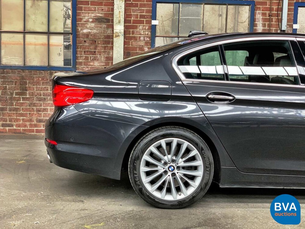 BMW 530d xDrive Luxury Line 265pk 2016 5-Serie, SG-223-J