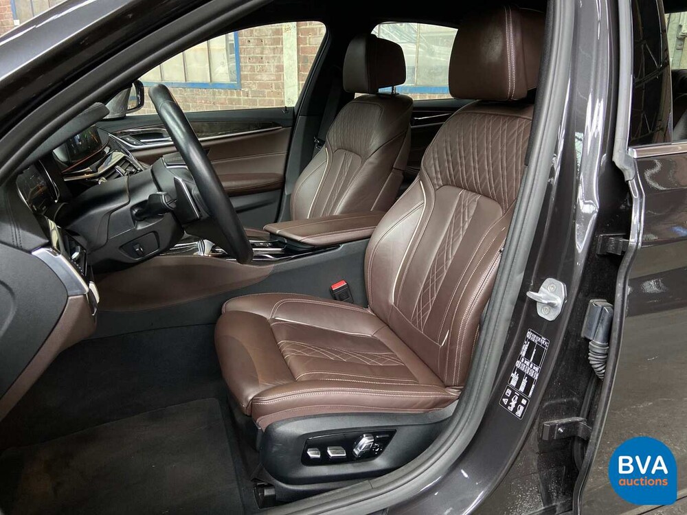 BMW 530d xDrive Luxury Line 265pk 2016 5-Serie, SG-223-J