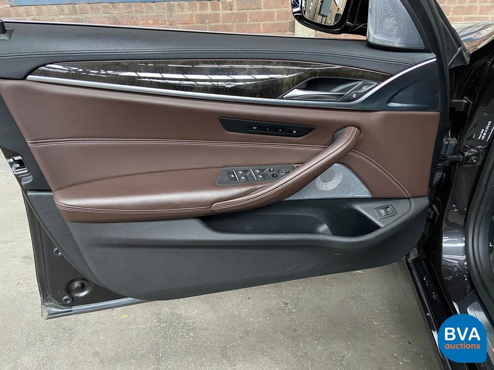 BMW 530d xDrive Luxury Line 265pk 2016 5-Serie, SG-223-J