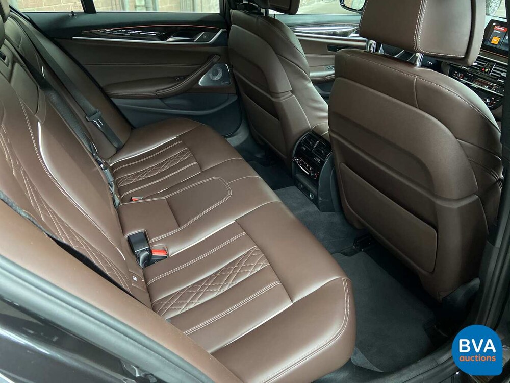 BMW 530d xDrive Luxury Line 265pk 2016 5-Serie, SG-223-J