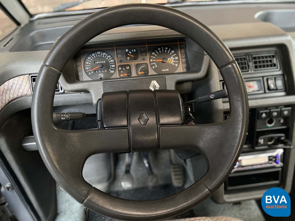 Renault Espace 2.0 J11 Phase I J11 107pk 1986, 82-RGL-3