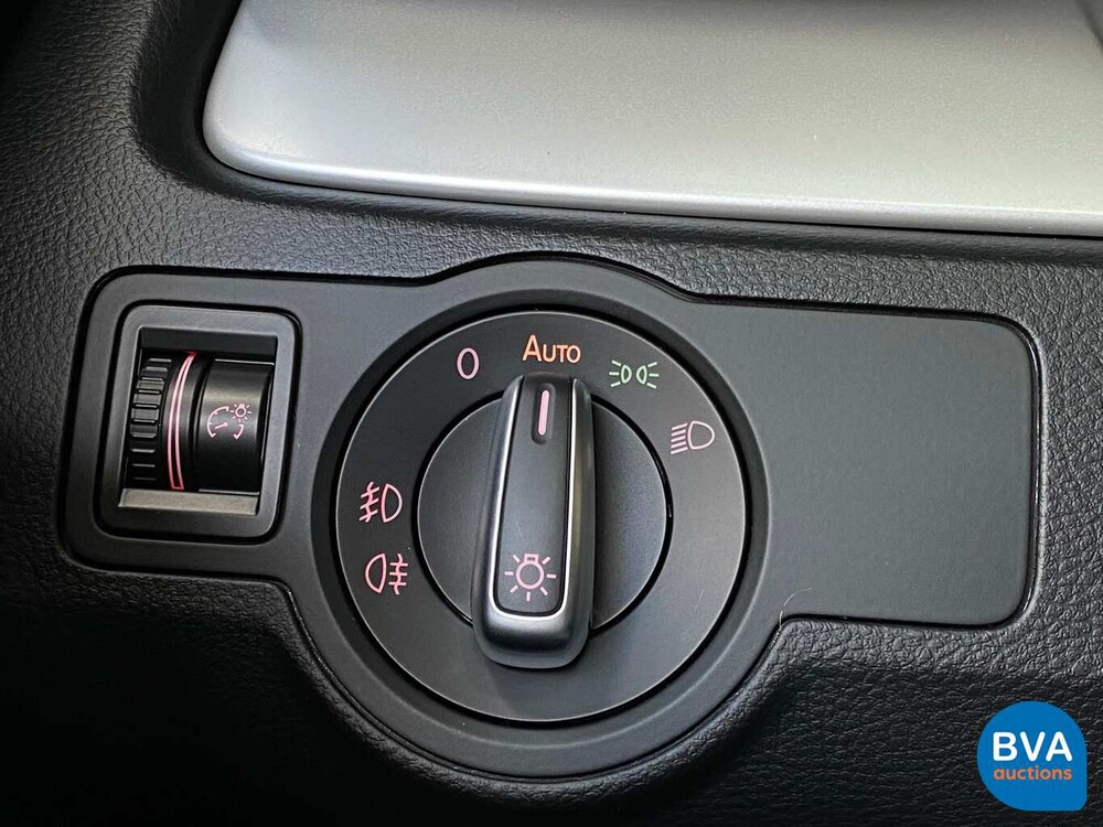 Volkswagen Passat 1.6 TDI BlueMotion Executive Edition 105pk 2014, 6-XHD-60