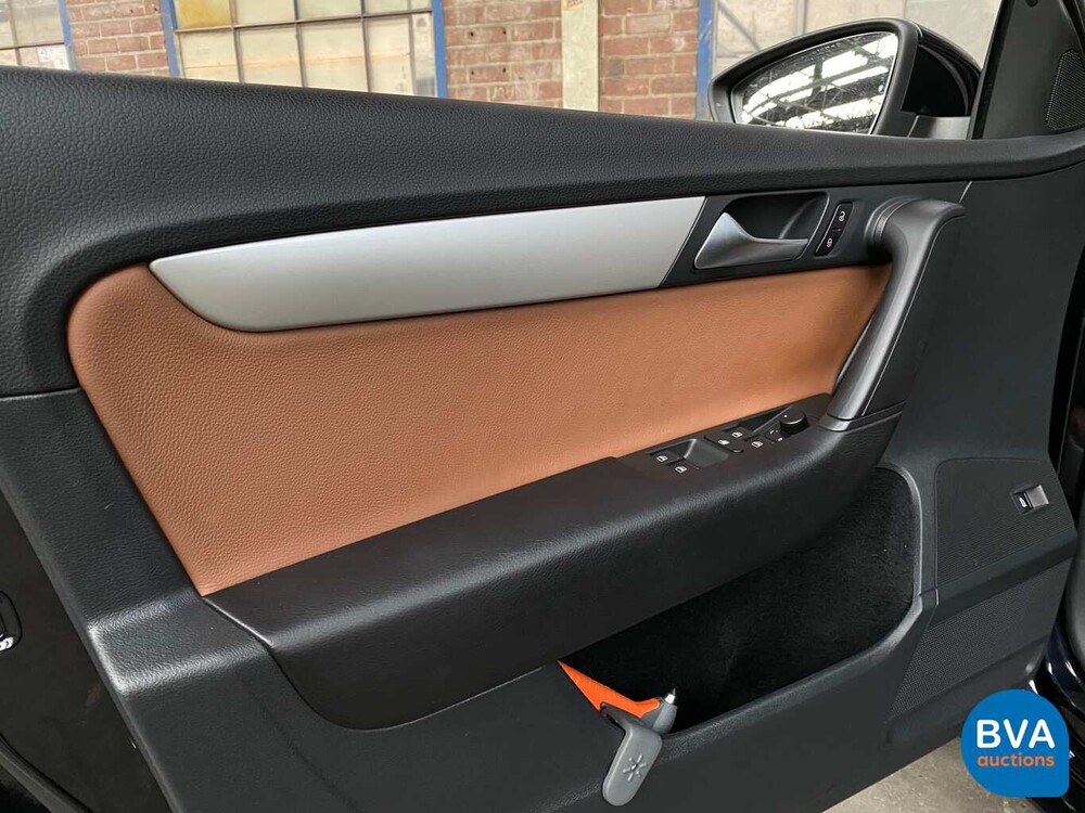 Volkswagen Passat 1.6 TDI BlueMotion Executive Edition 105pk 2014, 6-XHD-60