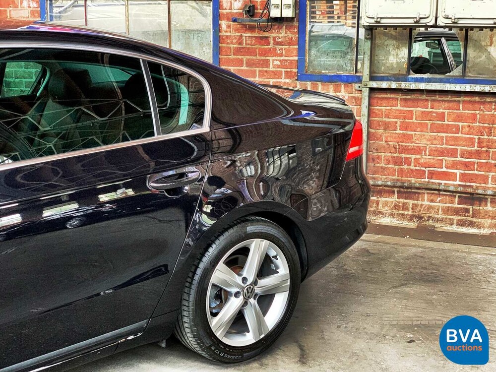 Volkswagen Passat 1.6 TDI BlueMotion Executive Edition 105pk 2014, 6-XHD-60