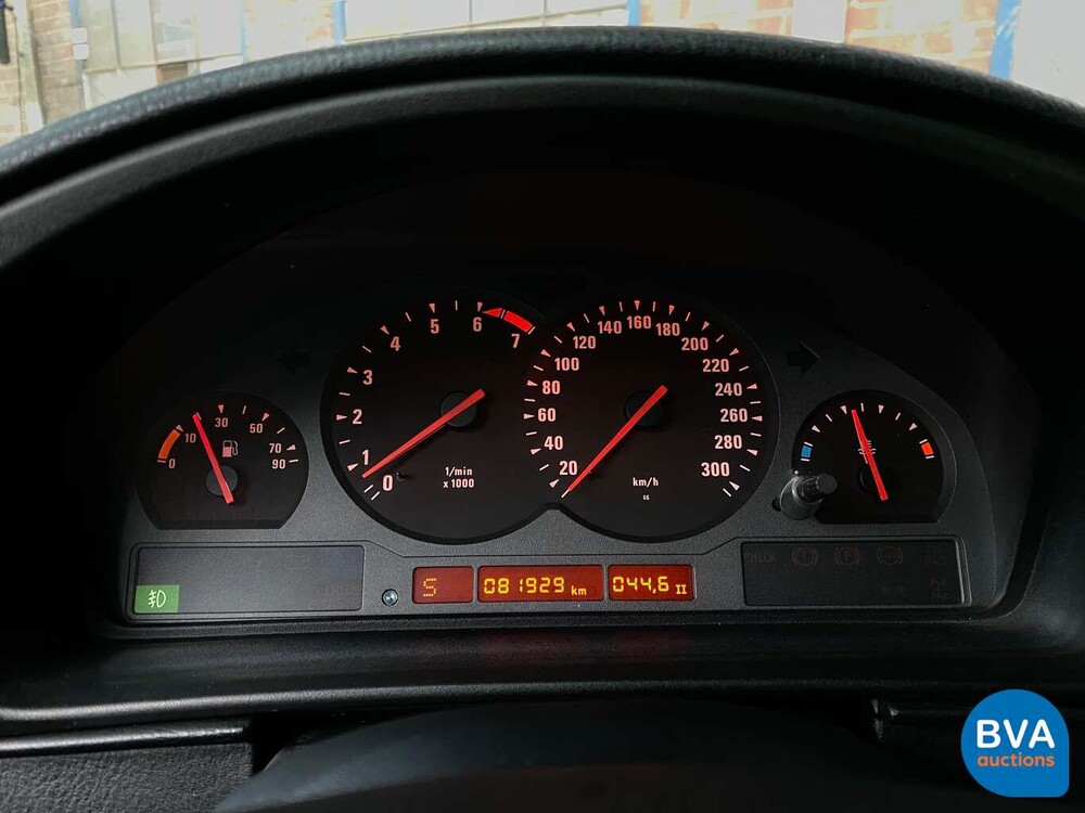 BMW 850CSi M8 5.6 V12 1993 Sterlingsilber -82.000km-