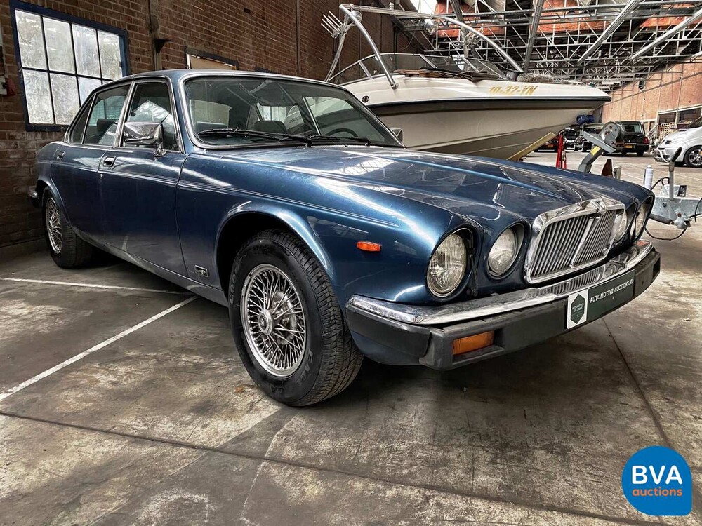 Jaguar XJ12 5.3 V12 HE 295pk 1983, 38-HK-PT