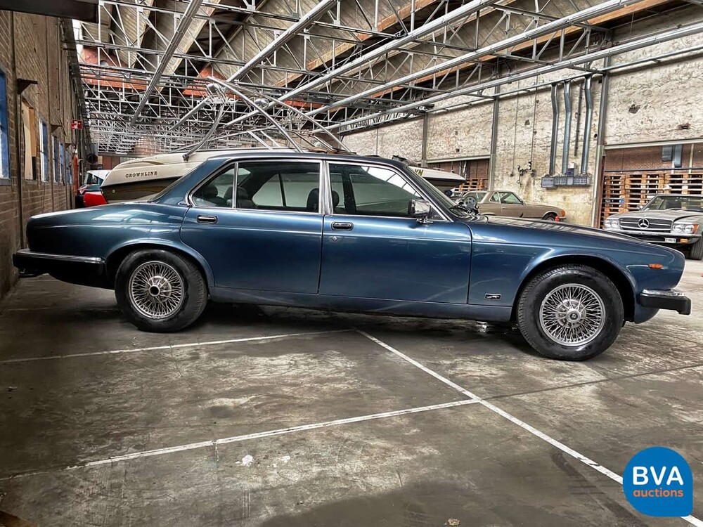 Jaguar XJ12 5.3 V12 HE 295pk 1983, 38-HK-PT