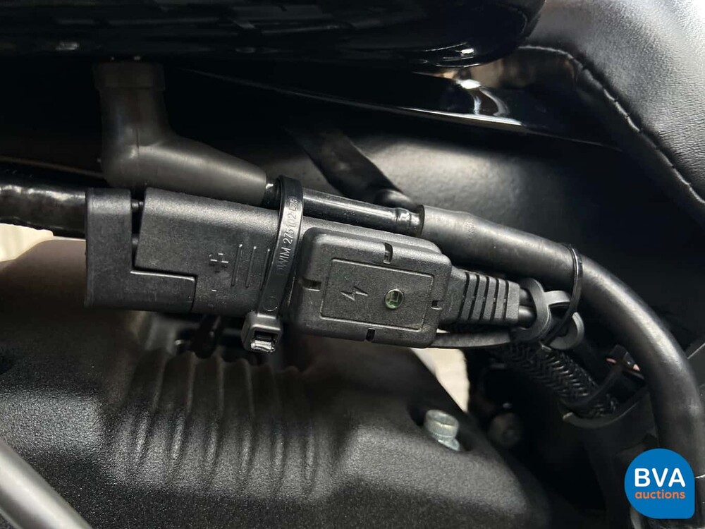 Harley Davidson Chopper XL 1200CV Roadster 2016 CAFE-RACER, 90-MJ-PP.