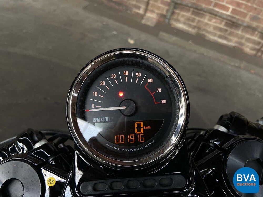 Harley Davidson Chopper XL 1200CV Roadster 2016 CAFE-RACER, 90-MJ-PP.