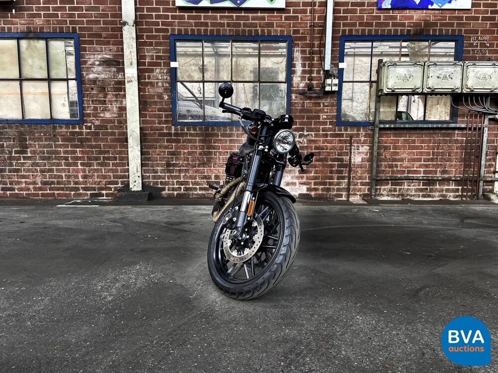 Harley Davidson Chopper XL 1200CV Roadster 2016 CAFE-RACER, 90-MJ-PP.