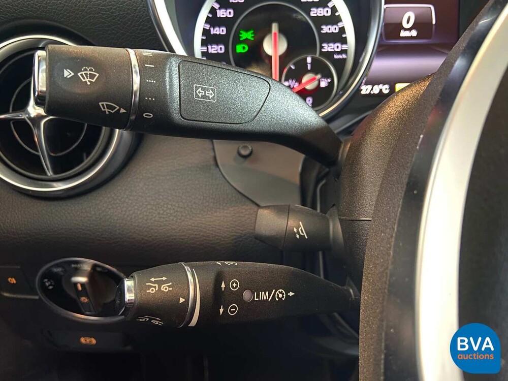 Mercedes-Benz SLK55 AMG 5.5 V8 421pk 2013, TP-585-N