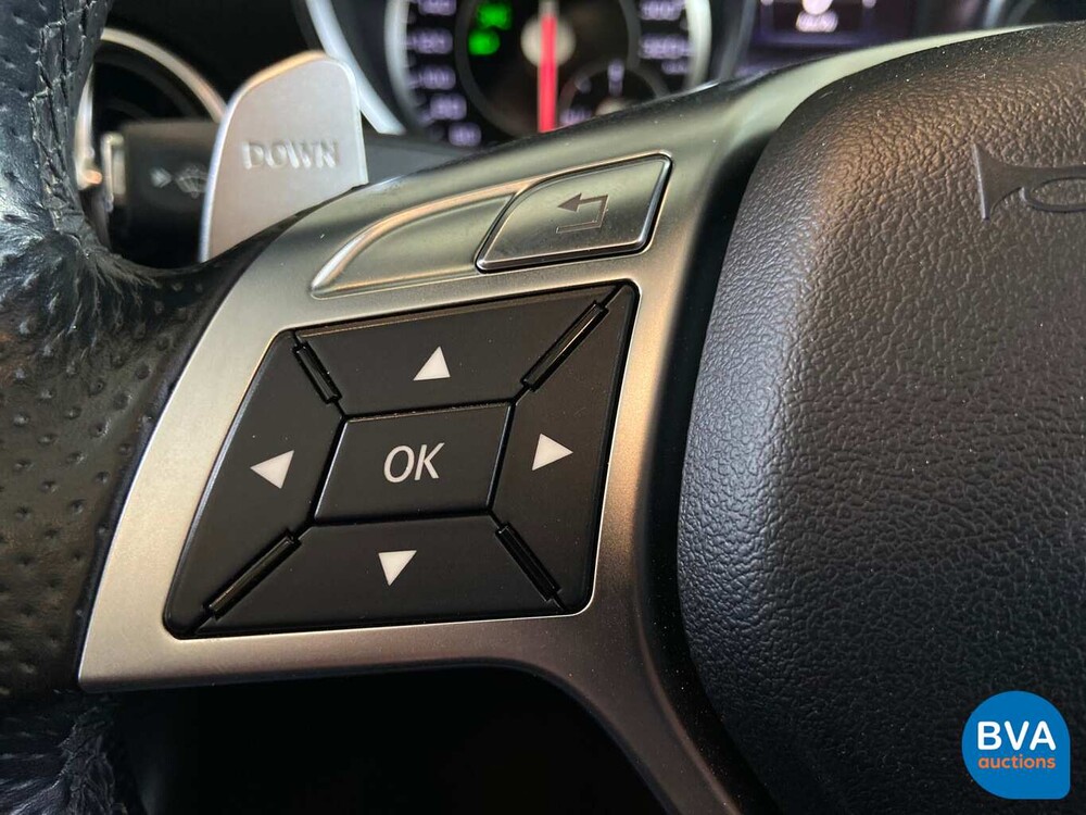 Mercedes-Benz SLK55 AMG 5.5 V8 421pk 2013, TP-585-N