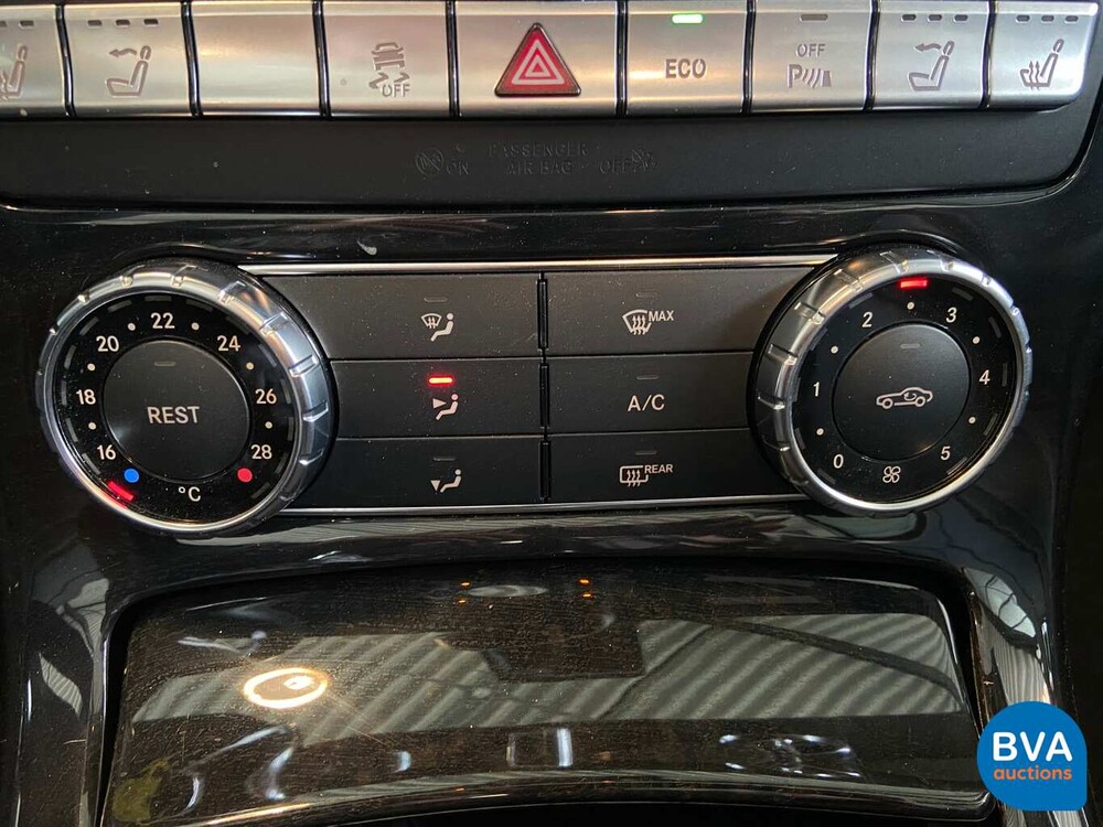 Mercedes-Benz SLK55 AMG 5.5 V8 421pk 2013, TP-585-N