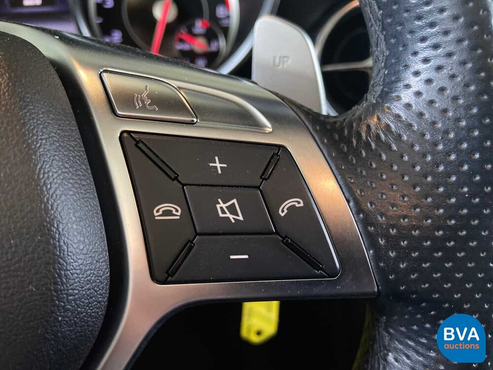 Mercedes-Benz SLK55 AMG 5.5 V8 421pk 2013, TP-585-N