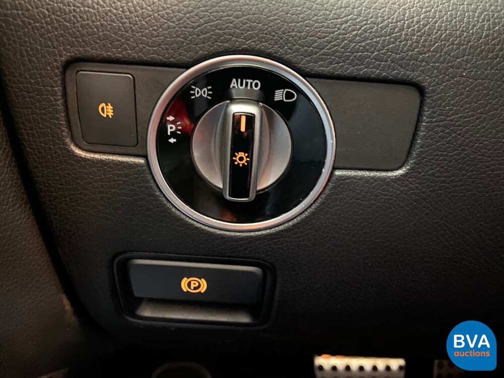 Mercedes-Benz SLK55 AMG 5.5 V8 421pk 2013, TP-585-N