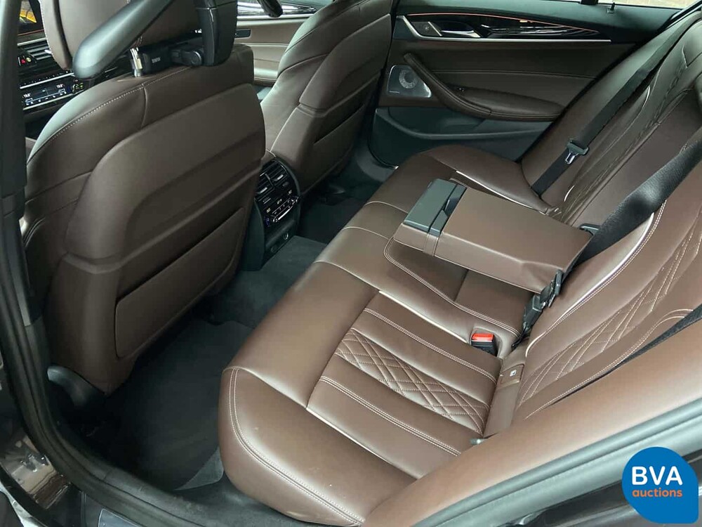 BMW 530d xDrive Luxury Line 265pk 2016 5-Serie, SG-223-J