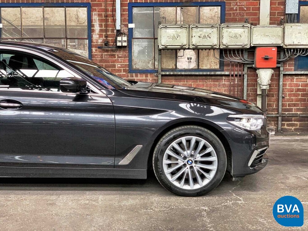 BMW 530d xDrive Luxury Line 265pk 2016 5-Serie, SG-223-J