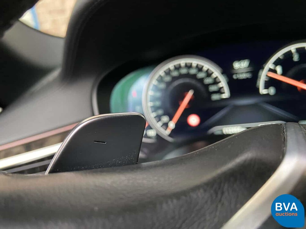 BMW 530d xDrive Luxury Line 265pk 2016 5-Serie, SG-223-J