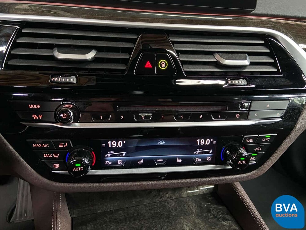 BMW 530d xDrive Luxury Line 265pk 2016 5-Serie, SG-223-J