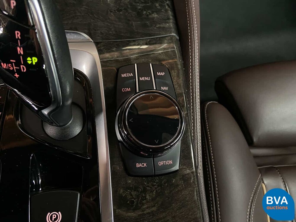 BMW 530d xDrive Luxury Line 265pk 2016 5-Serie, SG-223-J