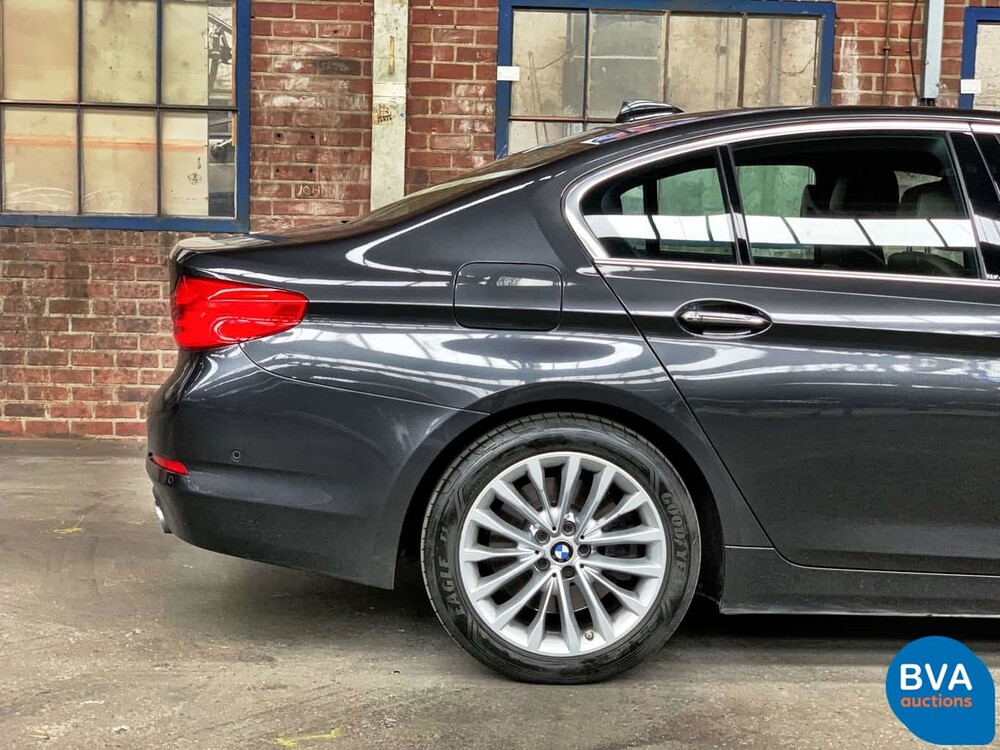 BMW 530d xDrive Luxury Line 265pk 2016 5-Serie, SG-223-J
