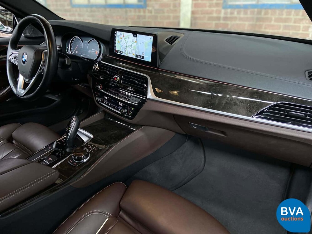 BMW 530d xDrive Luxury Line 265pk 2016 5-Serie, SG-223-J