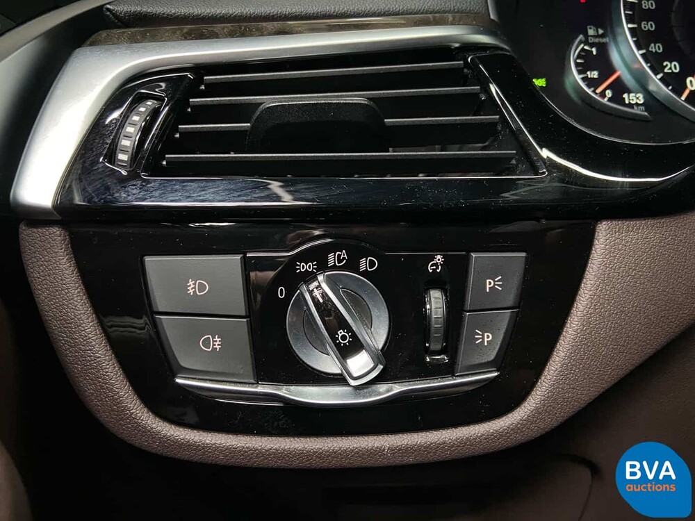 BMW 530d xDrive Luxury Line 265pk 2016 5-Serie, SG-223-J