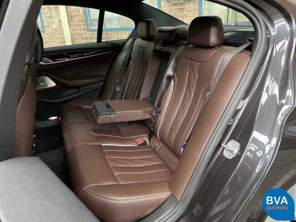 BMW 530d xDrive Luxury Line 265pk 2016 5-Serie, SG-223-J