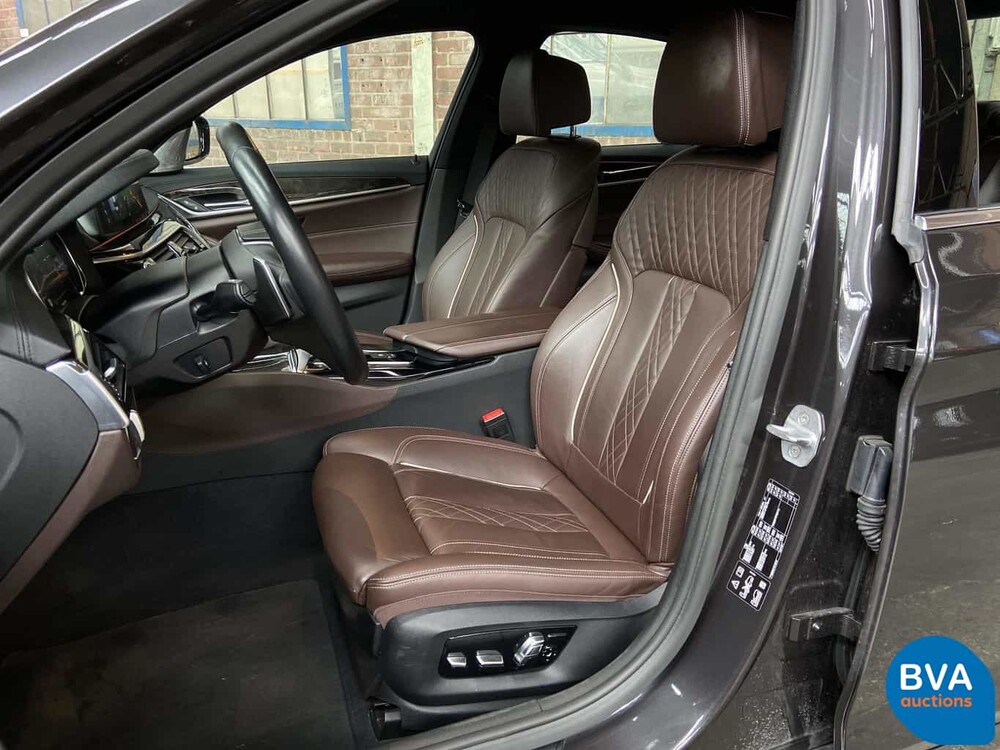 BMW 530d xDrive Luxury Line 265pk 2016 5-Serie, SG-223-J