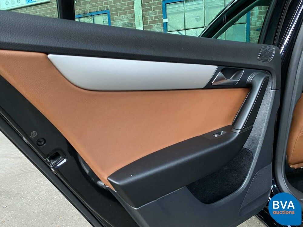 Volkswagen Passat 1.6 TDI BlueMotion Executive Edition 105pk 2014, 6-XHD-60