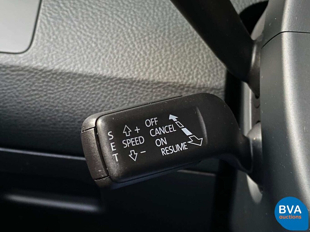 Volkswagen Passat 1.6 TDI BlueMotion Executive Edition 105pk 2014, 6-XHD-60