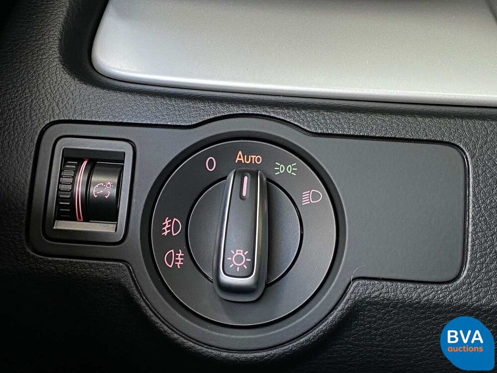 Volkswagen Passat 1.6 TDI BlueMotion Executive Edition 105pk 2014, 6-XHD-60