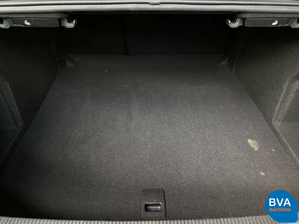 Volkswagen Passat 1.6 TDI BlueMotion Executive Edition 105pk 2014, 6-XHD-60