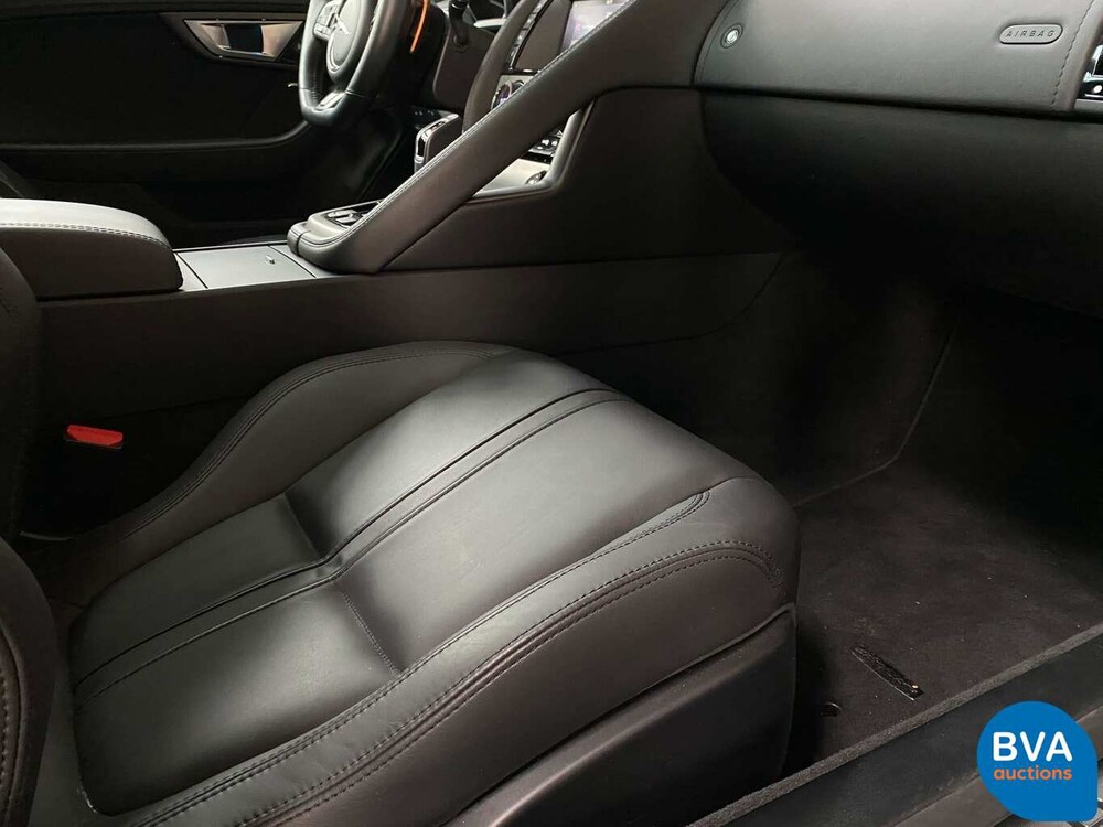 Jaguar F-Type 3.0 V6 Coupé 340pk 2017, PD-713-N