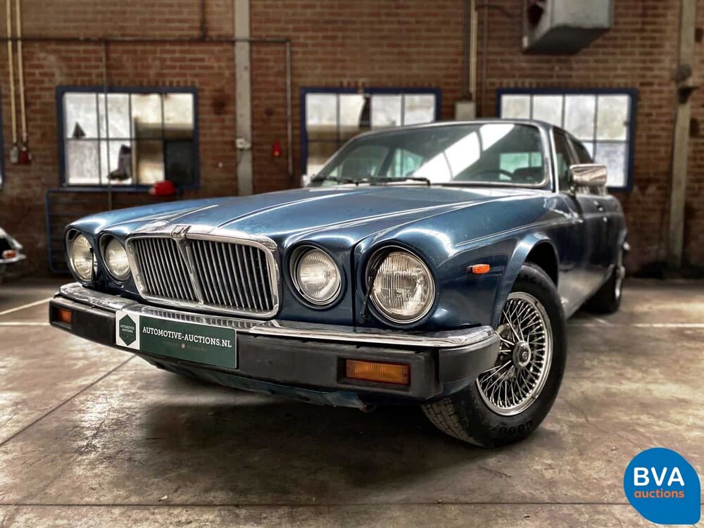 Jaguar XJ12 5.3 V12 HE 295pk 1983, 38-HK-PT