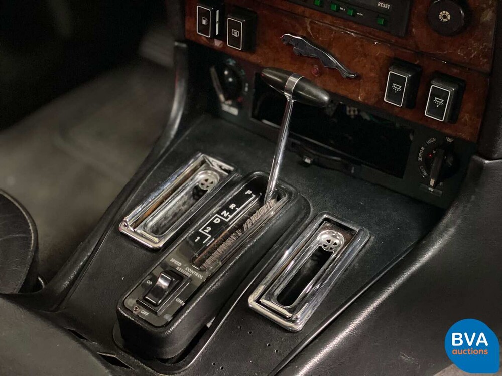Jaguar XJ12 5.3 V12 HE 295pk 1983, 38-HK-PT